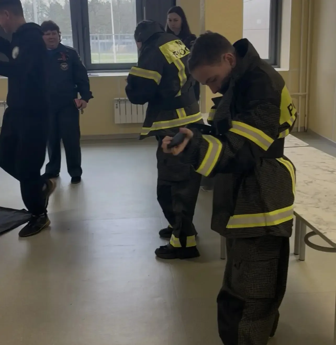 Наши юные герои в деле! 🚒  23 апреля команда ЦВР  "Пожарный дозор", состоящая из учащихся МБОУ "Школ