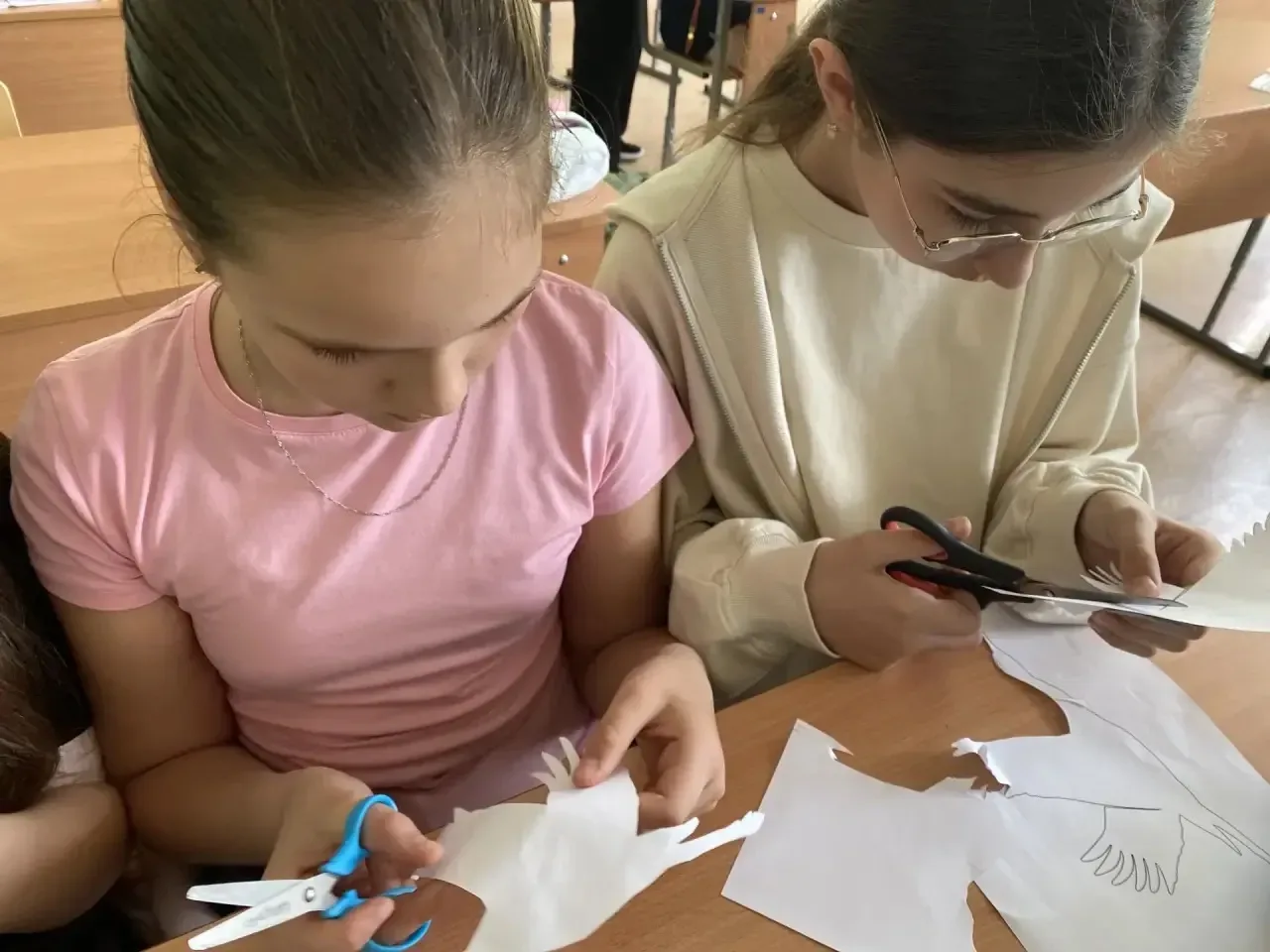 Окна Победы: память, которую видно из каждого дома! 🕊️  Каждый год, приближаясь к великому празднику
