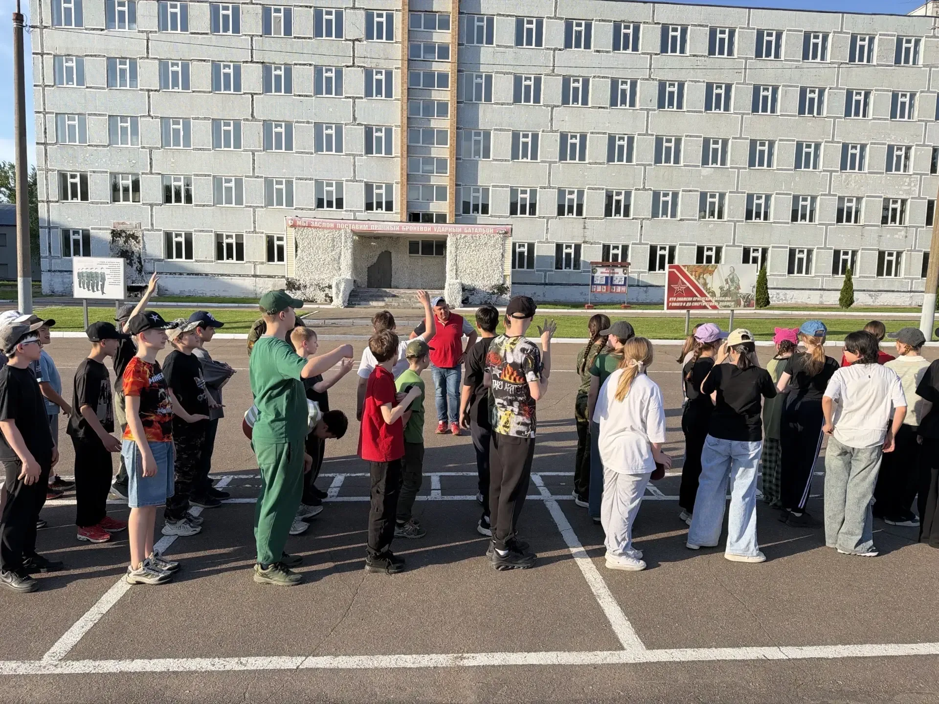 В День ветеранов Вооружённых сил ученики нашей школы приняли участие в спортивно-патриотических сбор