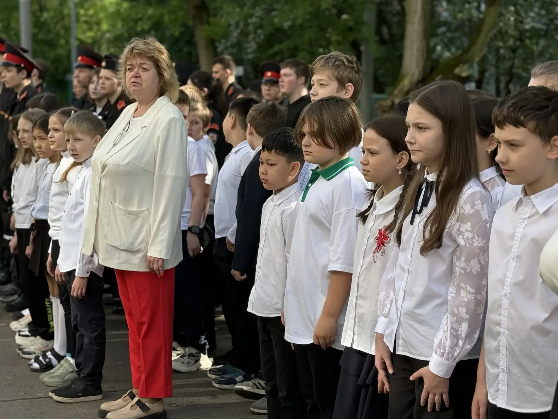Начинаем новую учебную неделю!  🇷🇺Традиционно утро понедельника в Школе №1095 начинается с торжестве