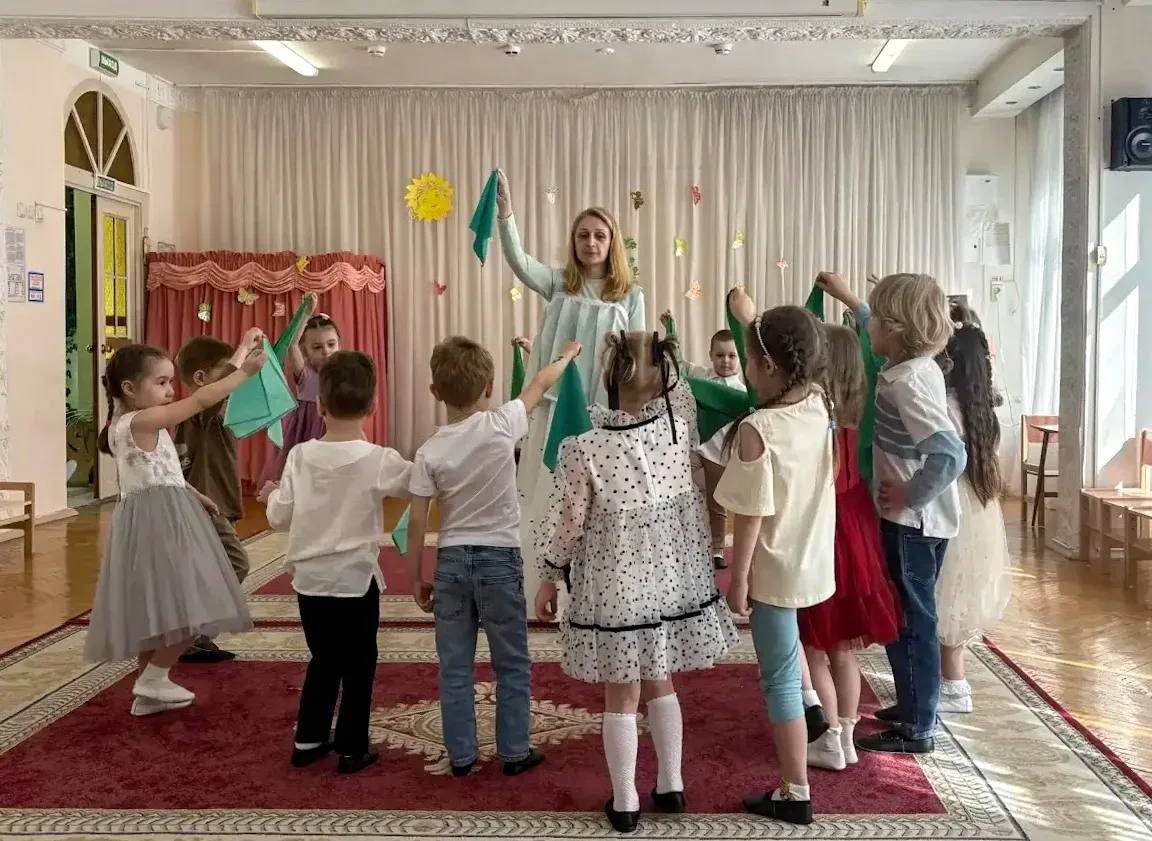 ВЕСЕННИЕ ПРИКЛЮЧЕНИЯ НАШИХ ДОШКОЛЯТ🌿☀️  Весна — время ярких впечатлений, игр и добрых встреч, которы