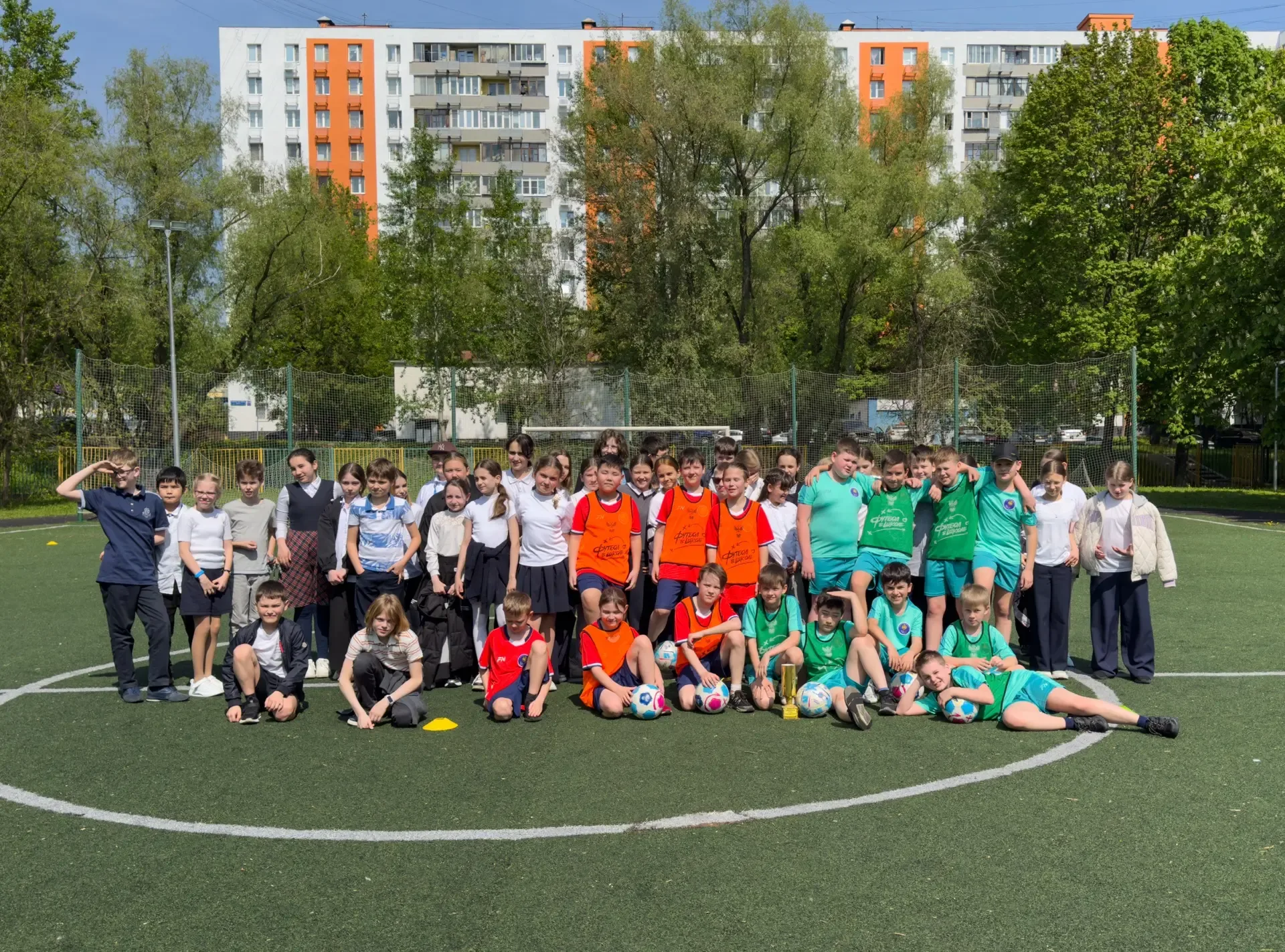 🏆⚽️ «КЛАССНЫЙ КУБОК»  В рамках фестиваля «Футбол в школе» состоялся товарищеский матч «Классный кубо
