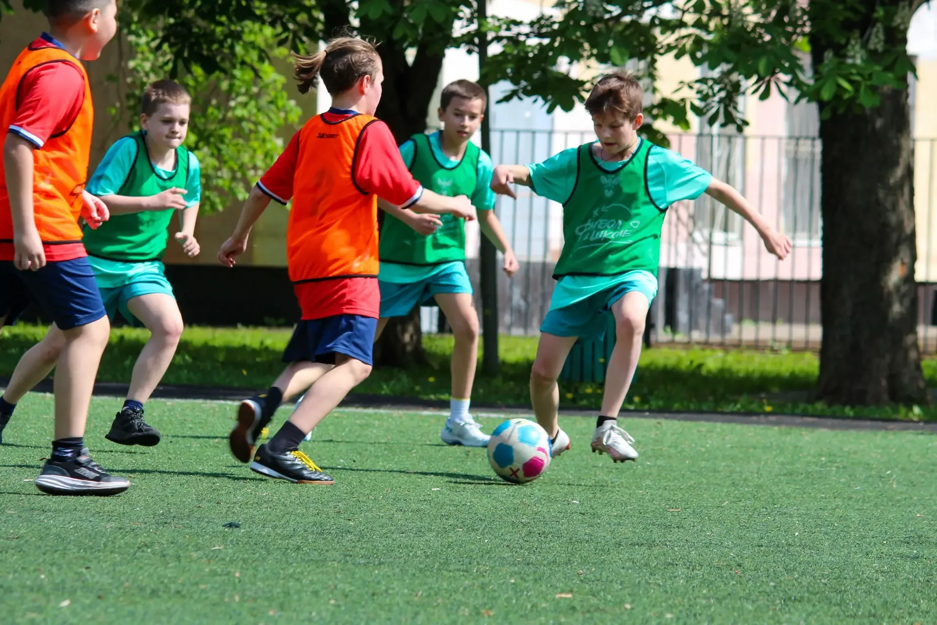 🏆⚽️ «КЛАССНЫЙ КУБОК»  В рамках фестиваля «Футбол в школе» состоялся товарищеский матч «Классный кубо