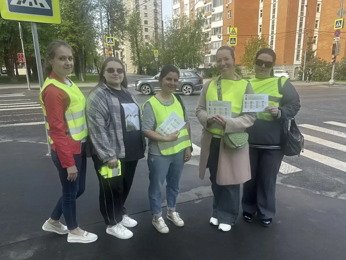 🚓 Родительский патруль: Вместе за безопасность на дороге!  🚨 Вчера наша школа сделала ещё один важны