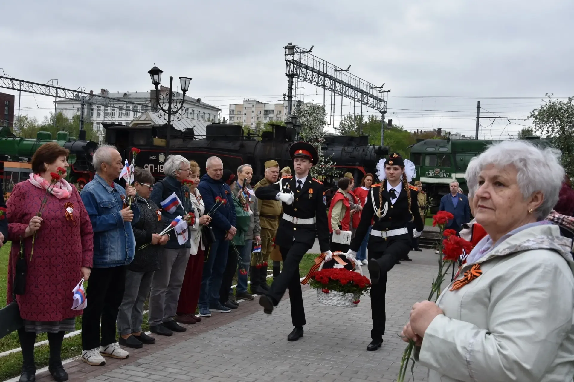 В МОСКОВСКОМ ДЕПО «ПОДМОСКОВНАЯ»!  В Московском депо «Подмосковная» коллектив нашей #школа771 почтил