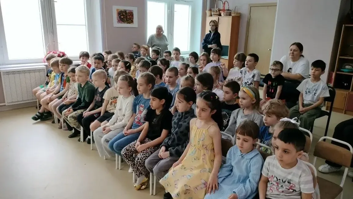 🎭 ТЕАТР ПРАВИЛ ДОРОЖНОГО ДВИЖЕНИЯ!  С 28 по 30 апреля в каждом дошкольном здании нашей #школа771 для