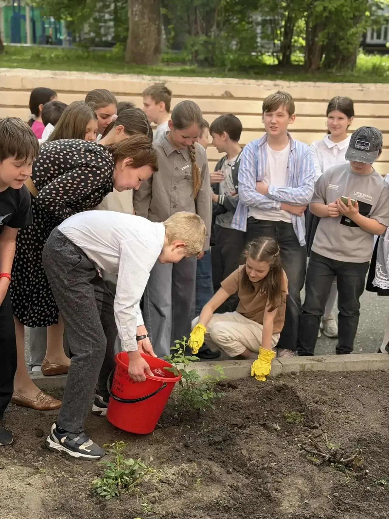 ТРАДИЦИИ, КОТОРЫЕ ОБЪЕДИНЯЮТ 🌹  🏫На этой неделе в школе №1251 имени генерала Шарля де Голля прошла о