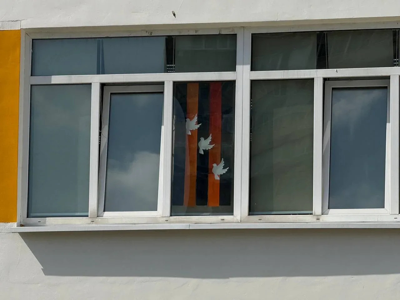 МАОУ гимназия 13 принимает участие в акции "Окна Победы" в рамках Марафона "Наследники Победы". В эт