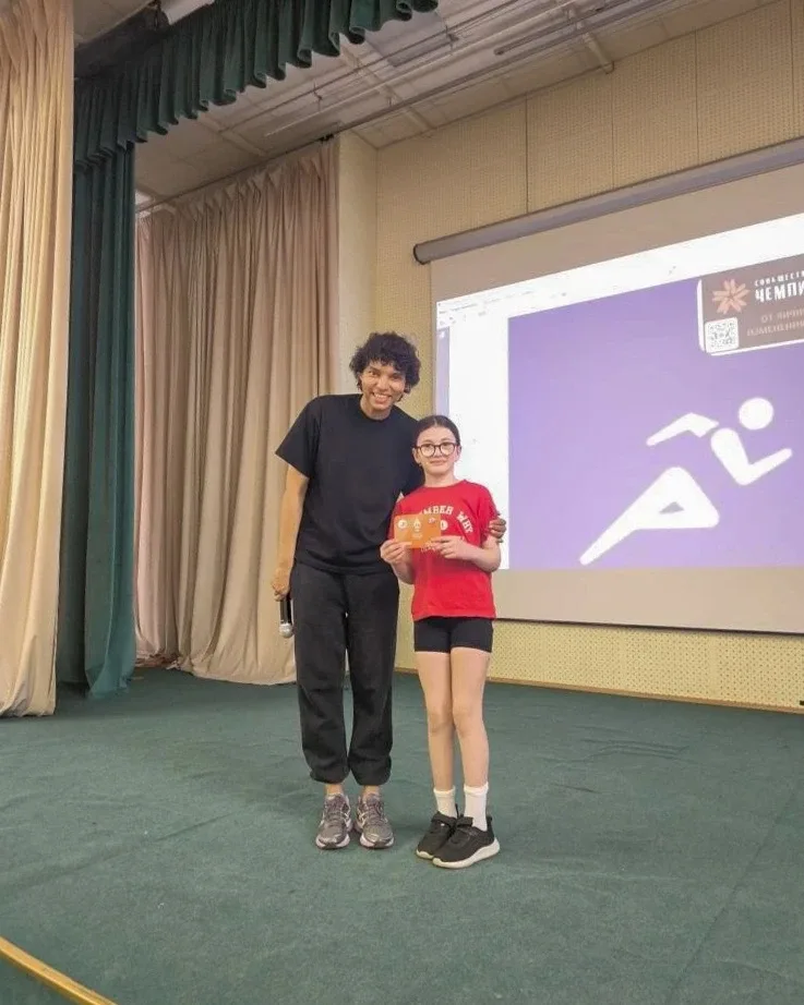 🏫  В 1 корпусе нашей школы прошёл «Спортивный интерактив» — мастер-класс по гандболу от олимпийской 