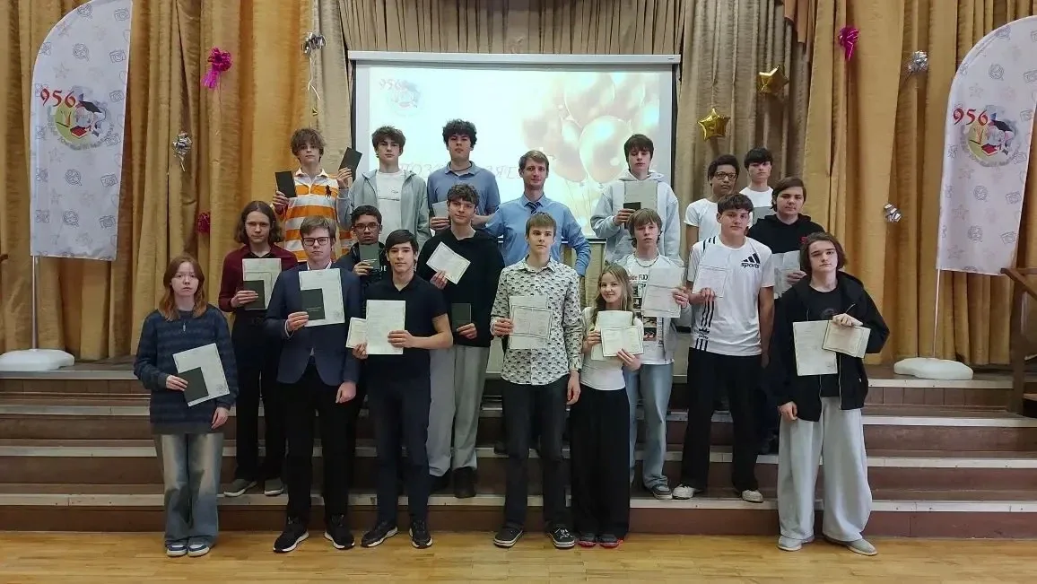 🎓 Первая профессия получена!  Пока одни только выбирают путь, наши девятиклассники уже сделали первы