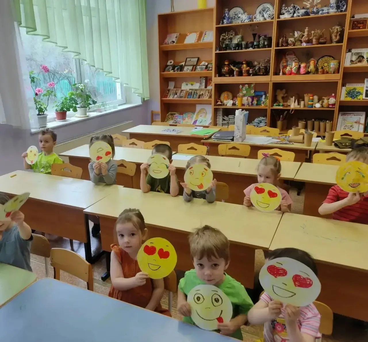 👶🏼Малыши на связи!  Ребята совершили увлекательное путешествие в мир чувств: учились распознавать ра
