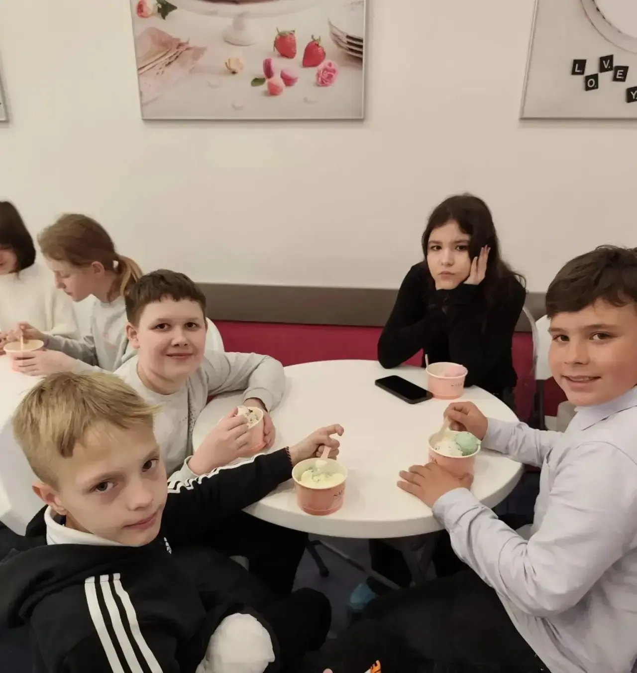☀️🥶В такую жару спасение можно найти только в одном месте — на фабрике мороженого!  Именно туда отпр