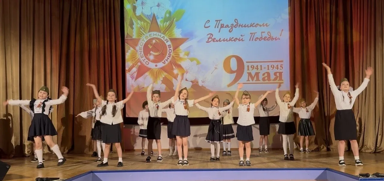 ❤️Друзья, хотим поделиться с вами тёплыми кадрами со школьного мероприятия, которое прошло накануне 