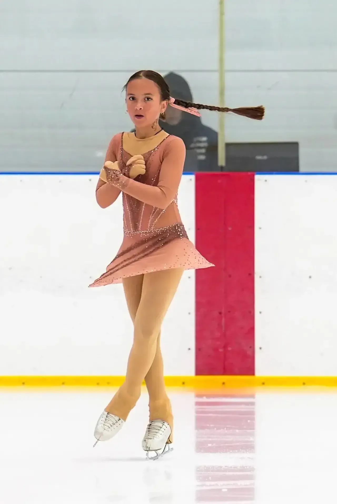 Лёд, музыка и победа: успехи нашей Александры ⛸️✨  В нашей школе растут настоящие звёздочки — талант