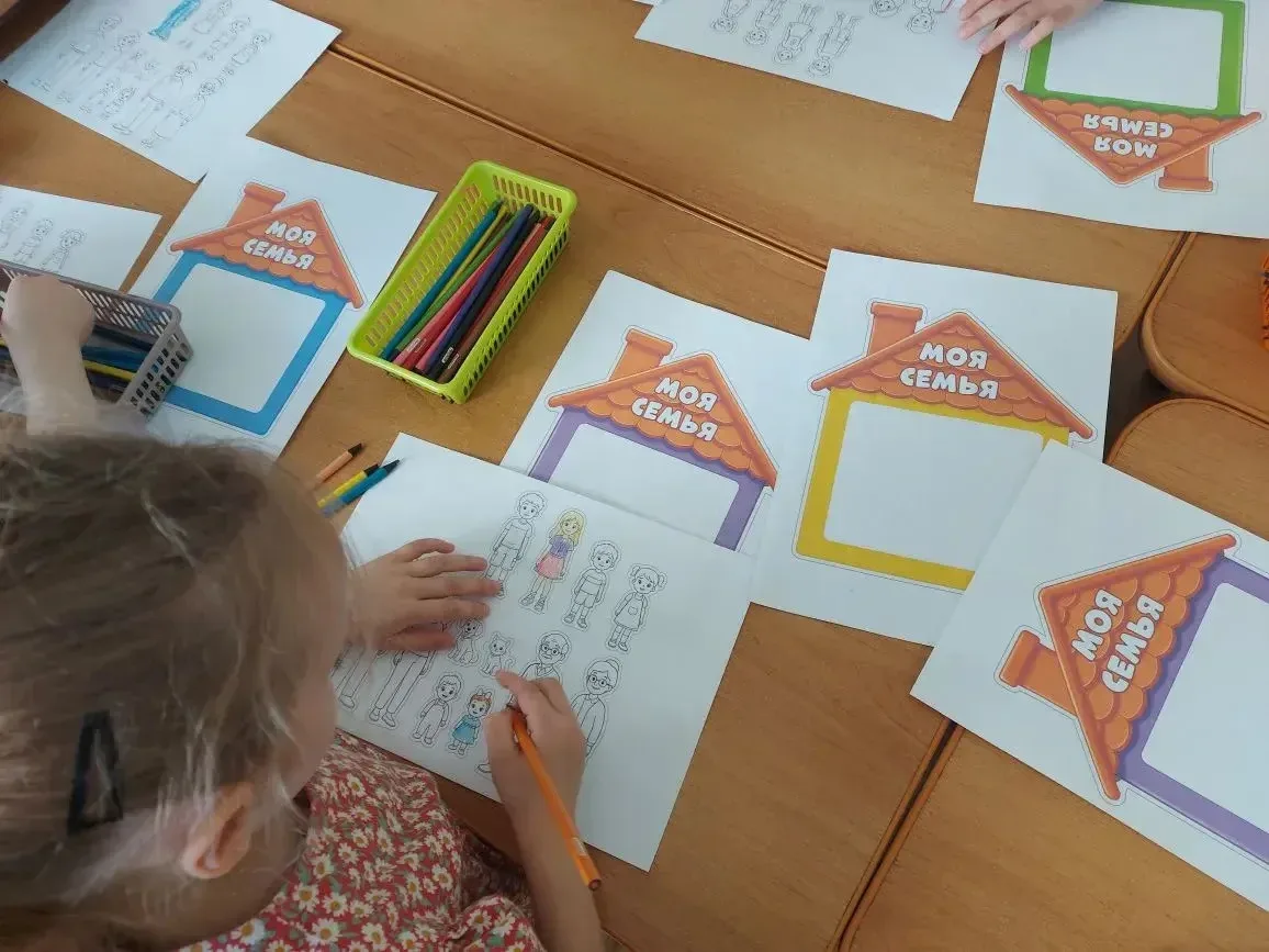 👨‍👩‍👧‍👦 Тепло семьи — в детских сердцах 💛  В нашем детском саду прошёл творческий мастер-класс, посв