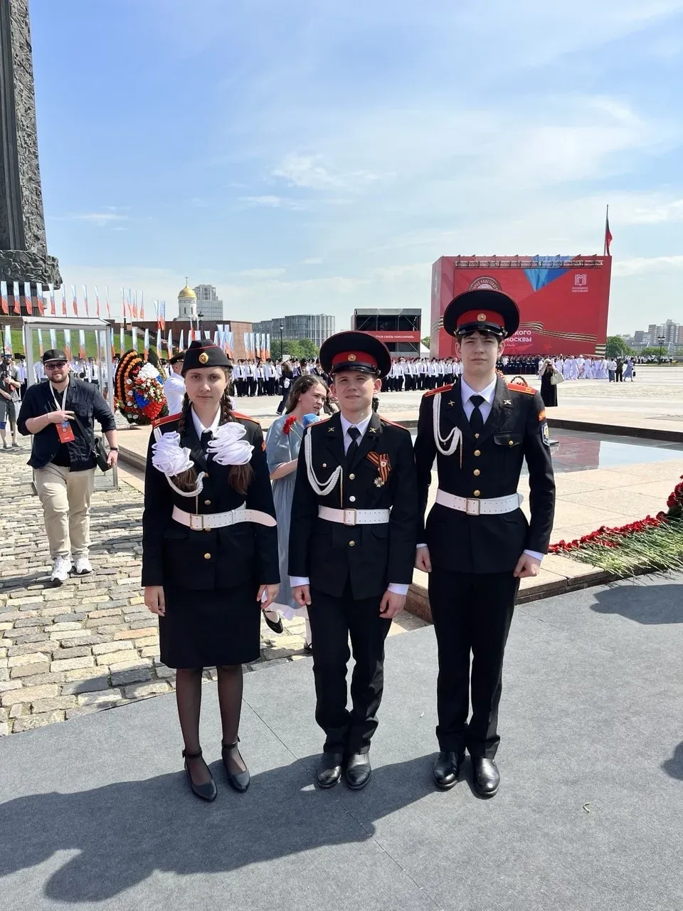 🇷🇺 «Не прервется связь поколений» 🇷🇺  Кадеты 8 класса нашей школы приняли участие в Параде кадетског
