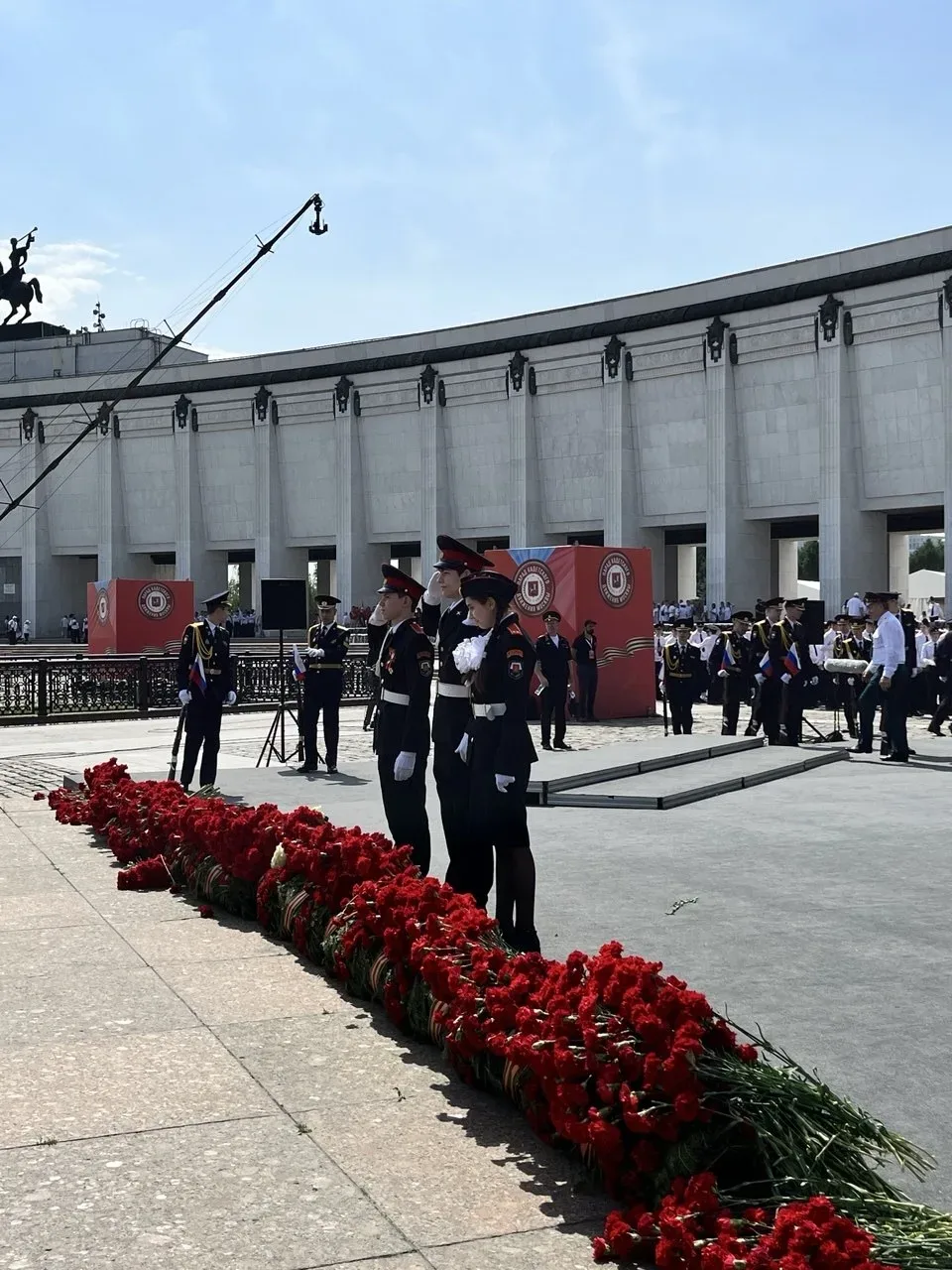 🇷🇺 «Не прервется связь поколений» 🇷🇺  Кадеты 8 класса нашей школы приняли участие в Параде кадетског