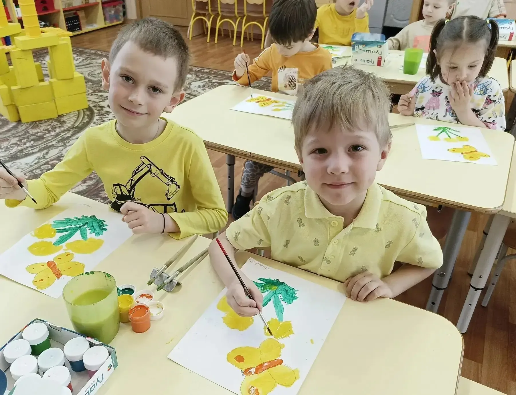 🐞 Всё, что ползёт, летит и жужжит: неделя насекомых в детском саду!  Ребята изучали насекомых, их по