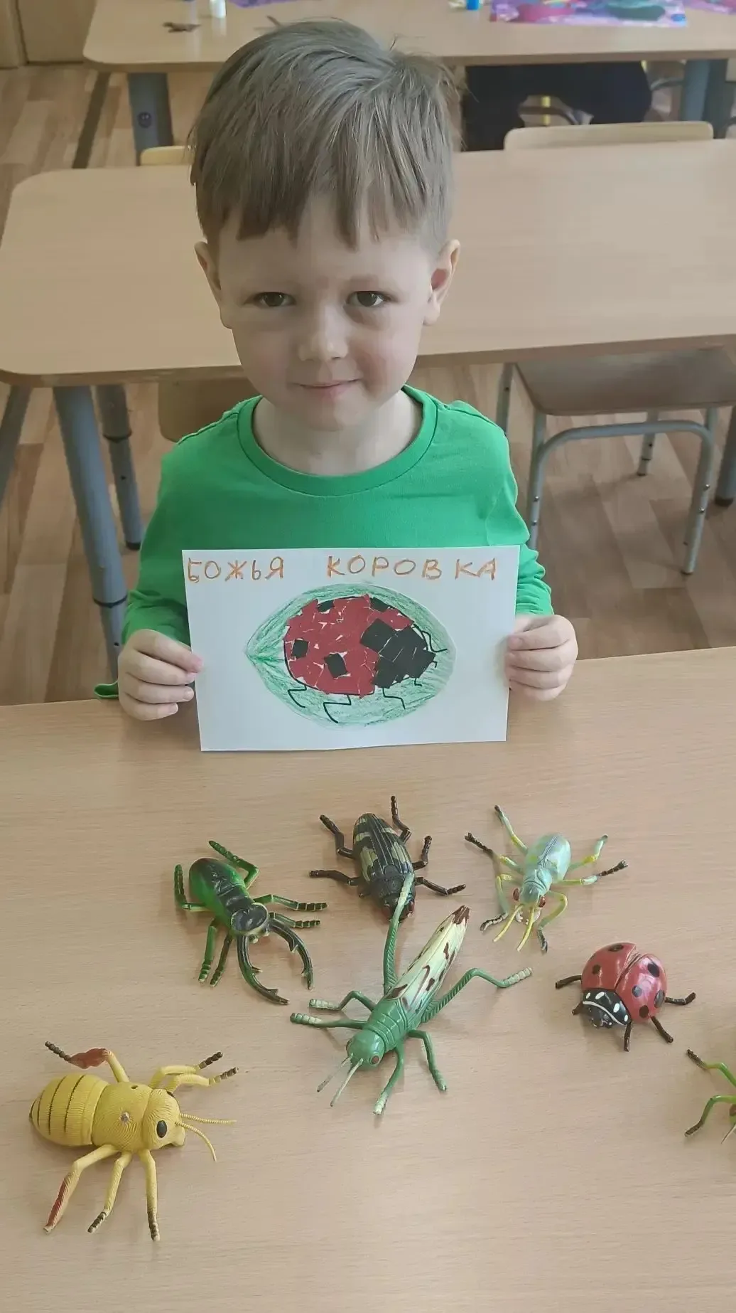 🐞 Всё, что ползёт, летит и жужжит: неделя насекомых в детском саду!  Ребята изучали насекомых, их по