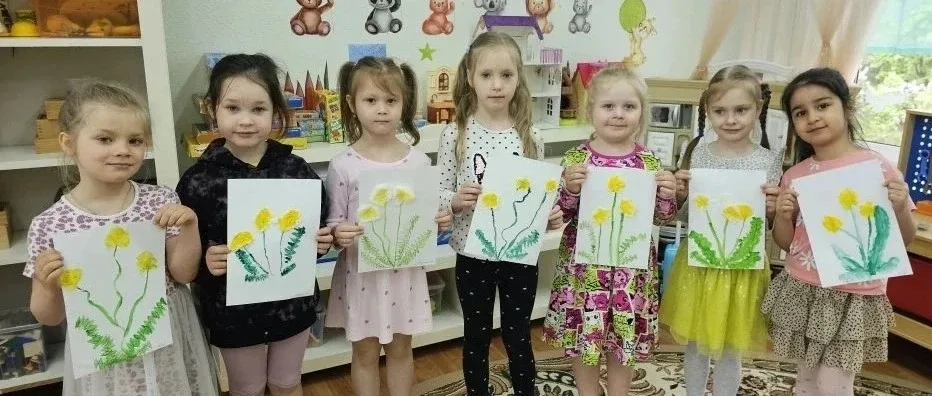 🌸 «Цветущая весна»: знакомство с природой через красоту и заботу  В дошкольных отделениях прошла тем
