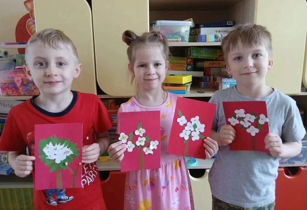 🌸 «Цветущая весна»: знакомство с природой через красоту и заботу  В дошкольных отделениях прошла тем