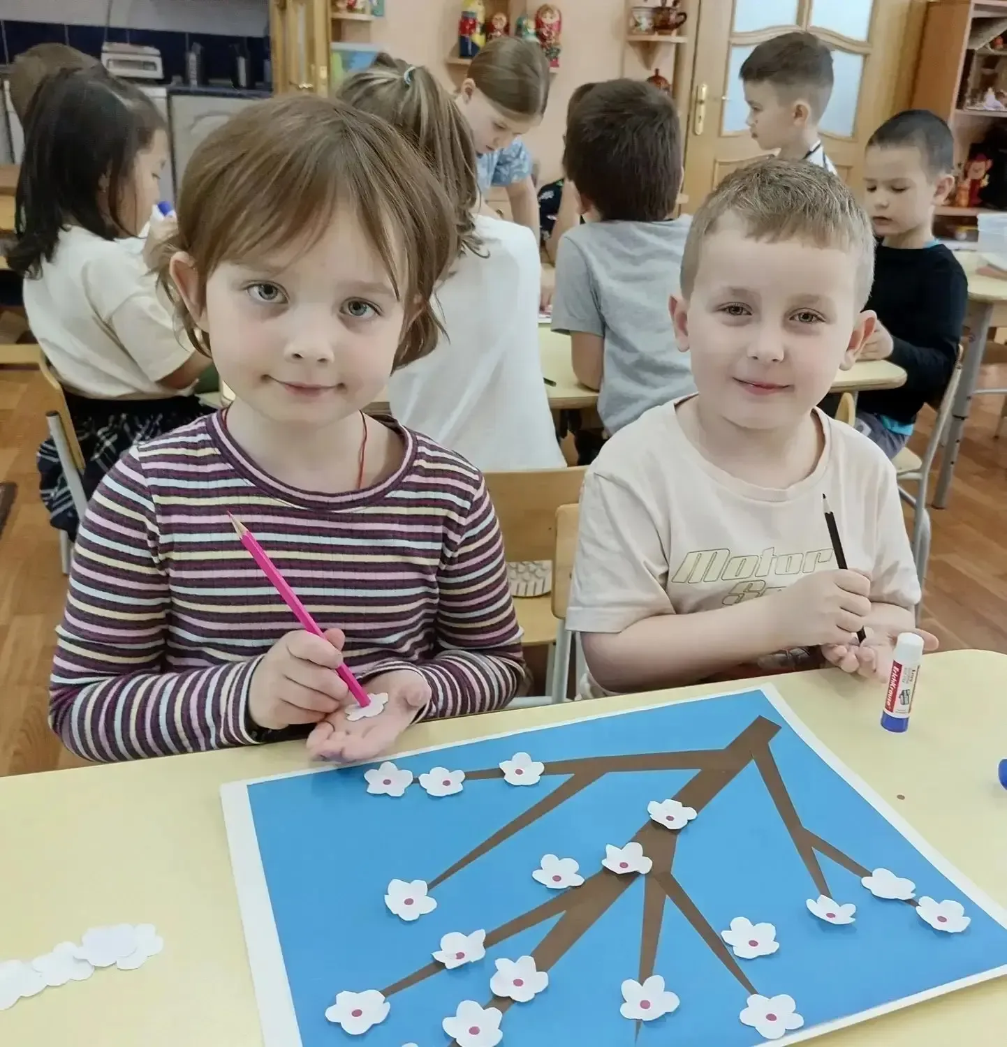 🌸 «Цветущая весна»: знакомство с природой через красоту и заботу  В дошкольных отделениях прошла тем