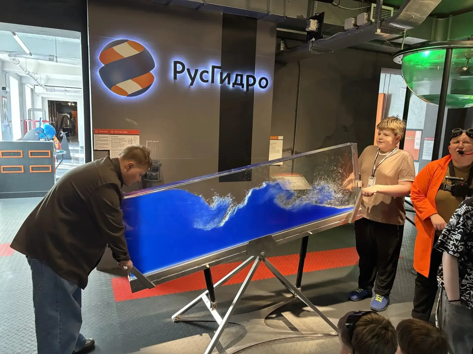 💥  В пятом классе в школьной программе физики нет. Однако это не означает, что можно обойтись без эт