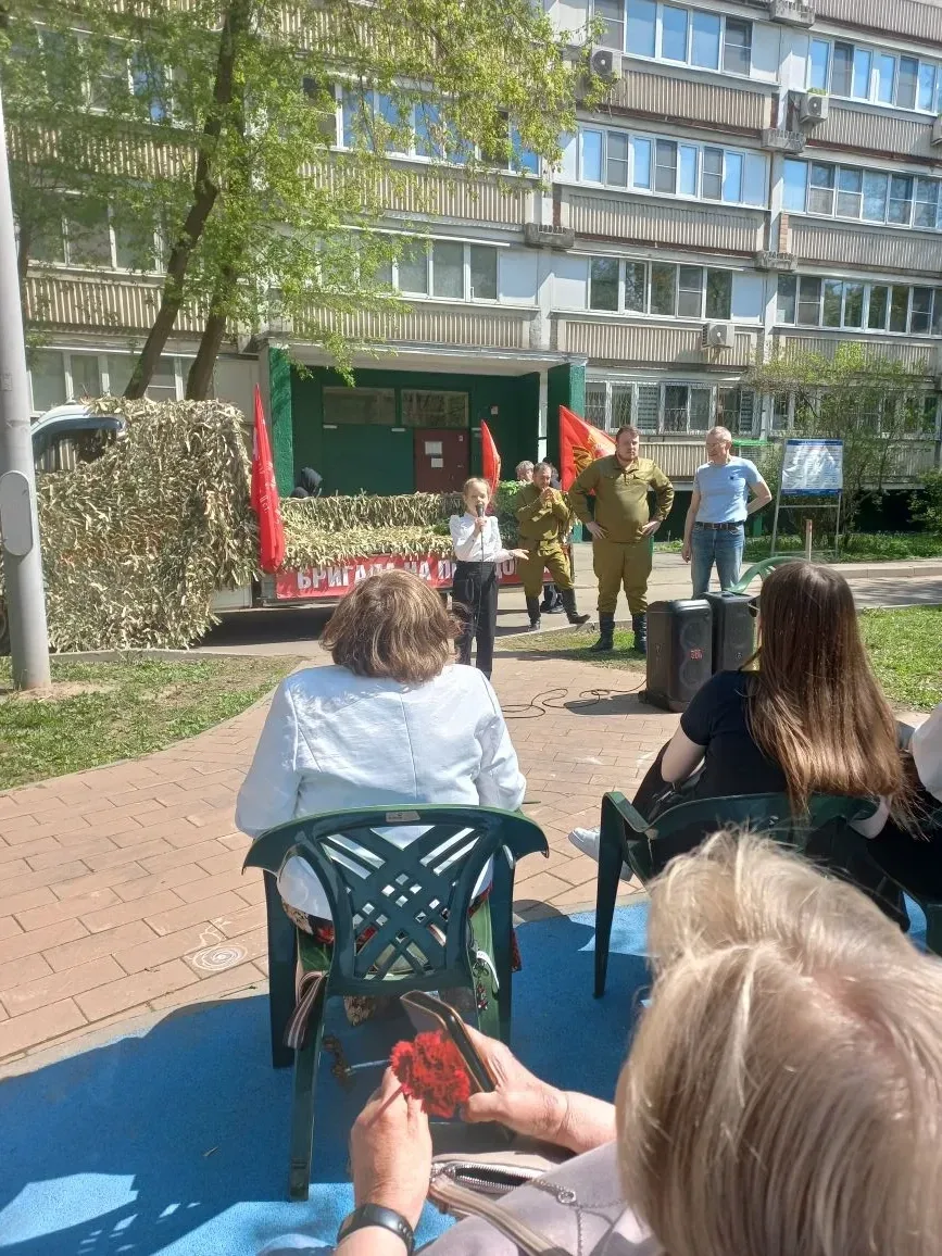 🎗️ Накануне 81-й годовщины Победы в Великой Отечественной войне волонтёры "Школа Лидера " приняли уч
