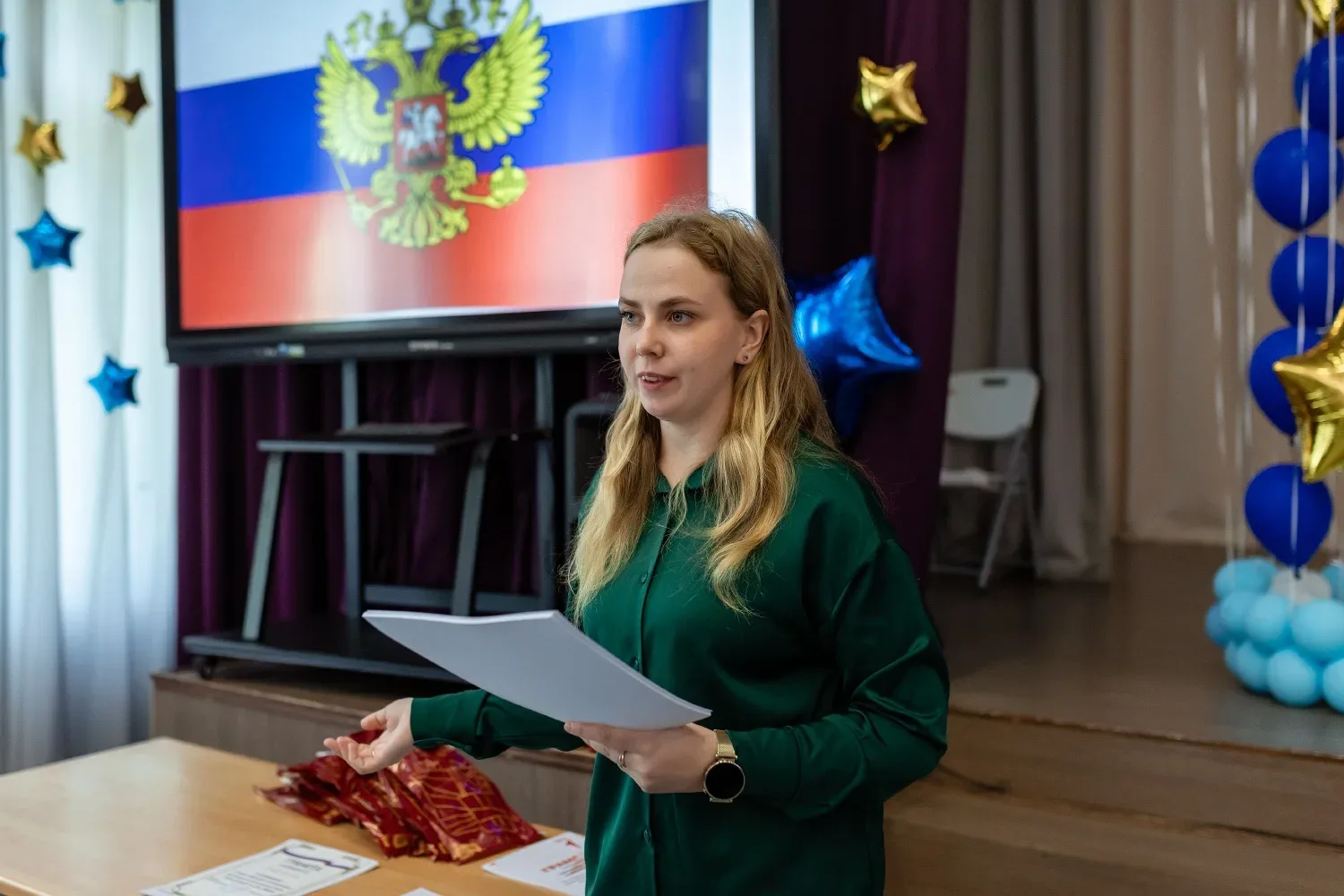 🇷🇺Награждены за активность и успехи🇷🇺  ⭐️Неделя в школе началась с торжественной церемонии выноса фл