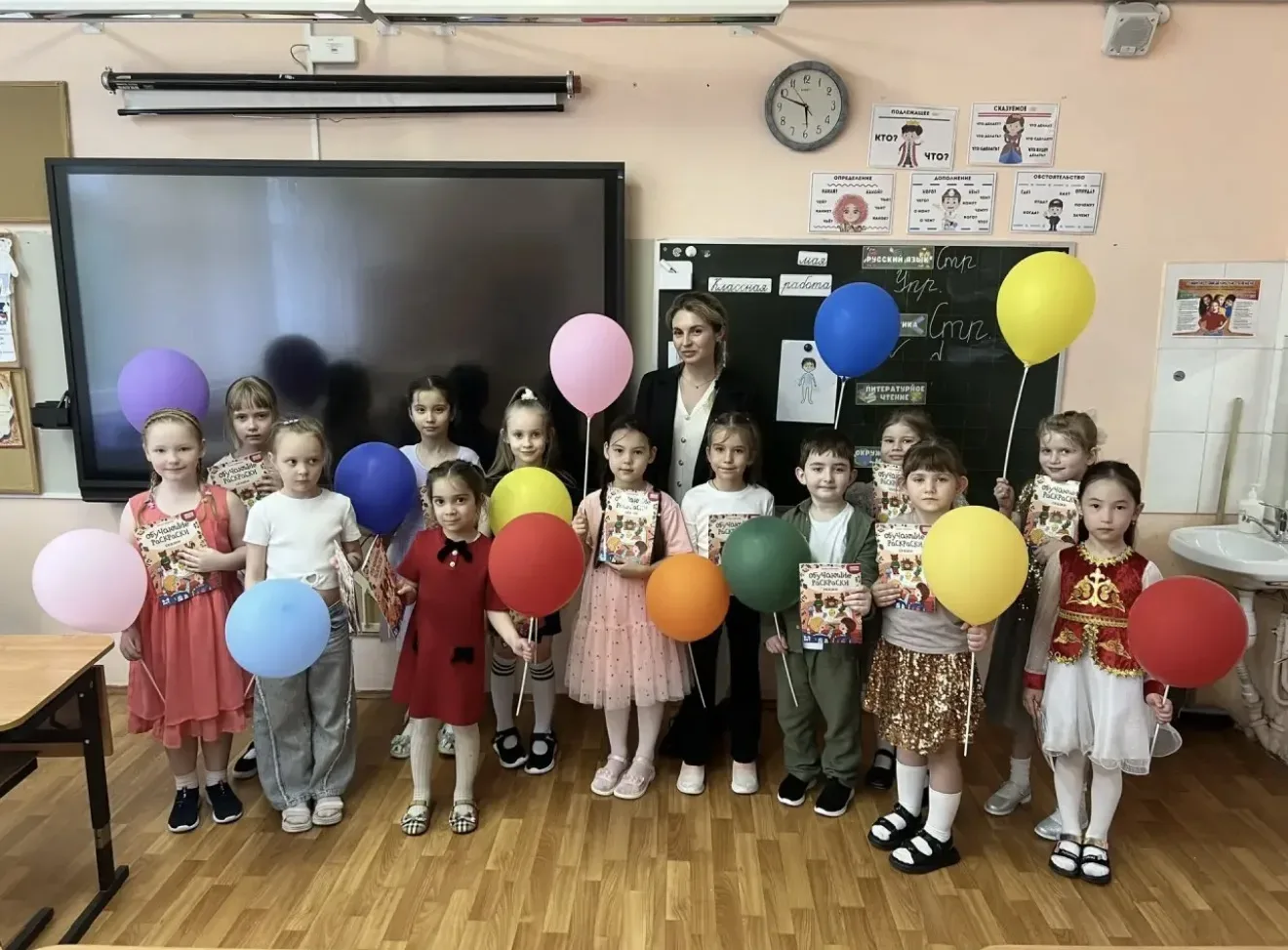 Внутренний компас человека 🧭  После торжественного поднятия флага школьный день продолжился «Разгово