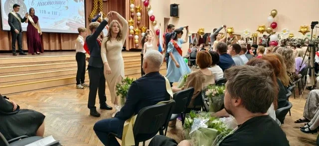 ПОСЛЕДНИЙ ЗВОНОК ДЛЯ 11-Х КЛАССОВ  🔔 Прозвенел Последний звонок для наших 11-классников! Отгремели п