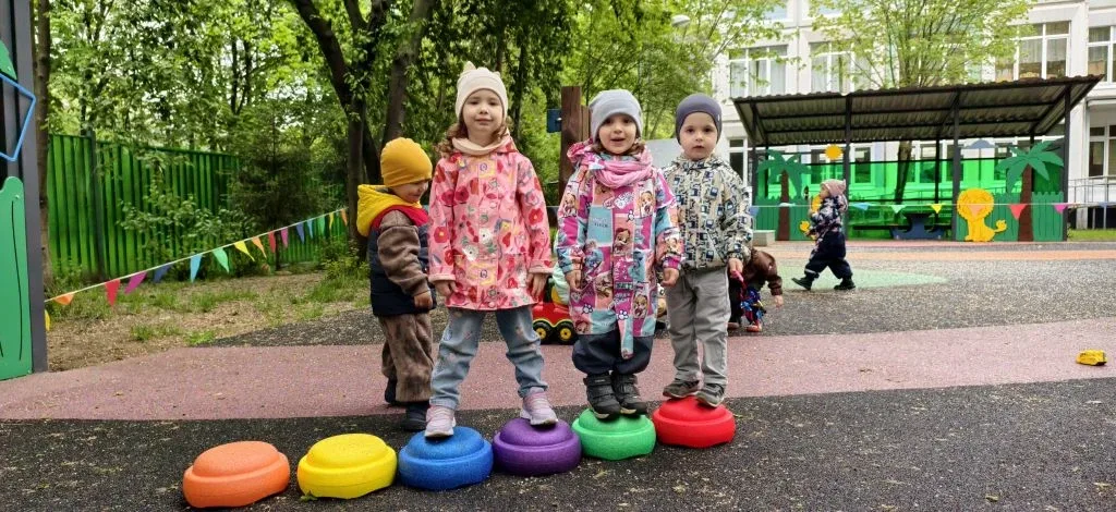 ПРИВЕТ ОТ ДОШКОЛЯТ  🌟Малыши дошкольного здания №4 отлично проводят время на свежем воздухе. Благодар