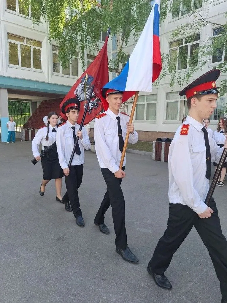 ЛИНЕЙКА КАДЕТ  🏅На торжественной линейке, посвященной подведению итогов учебного года, кадеты школы 