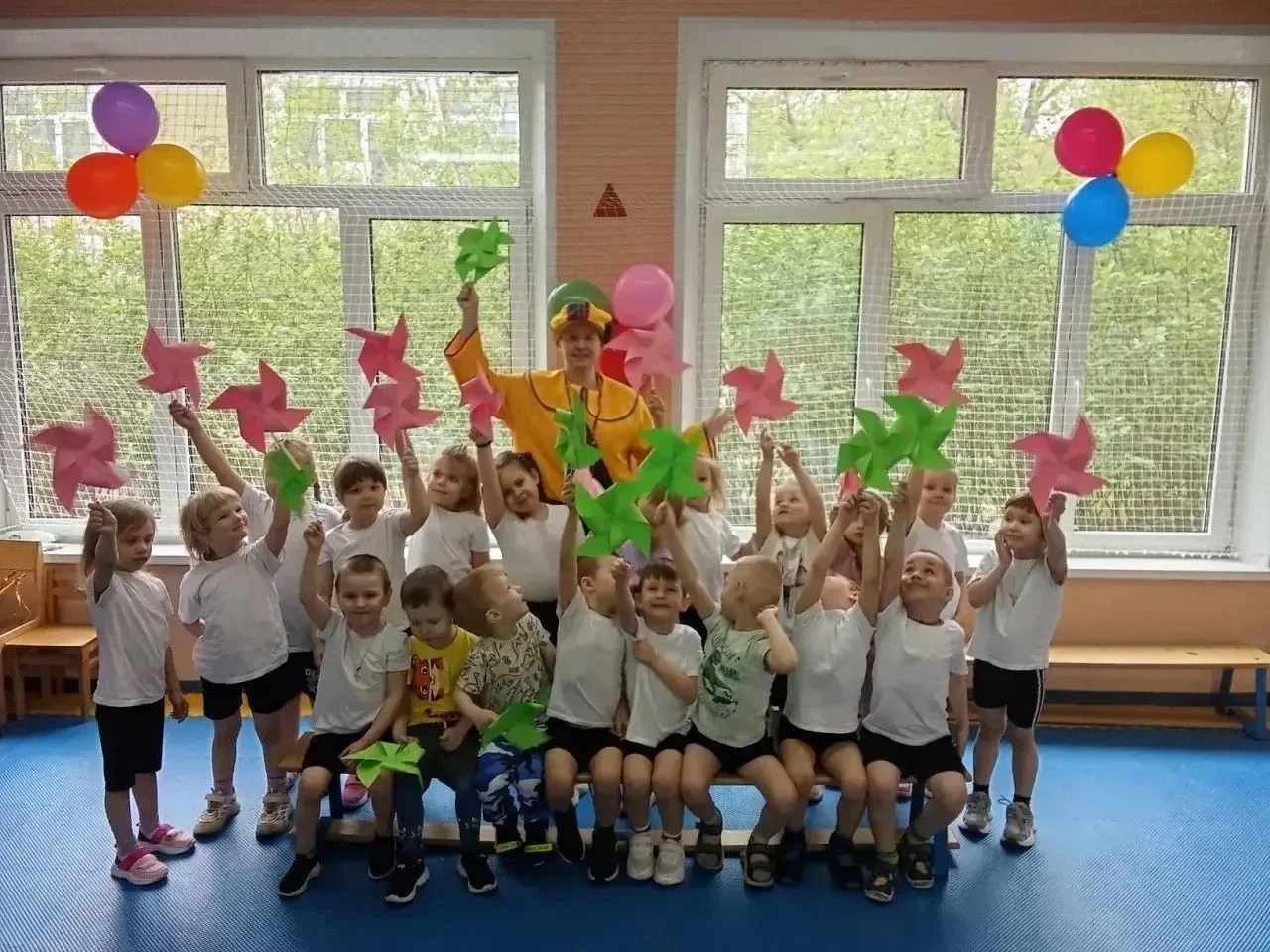 НОВОСТИ ДОШКОЛЯТ  🎉 Ребята из средней и младшей группы дошкольных зданий №5 и №8 встретилась с насто