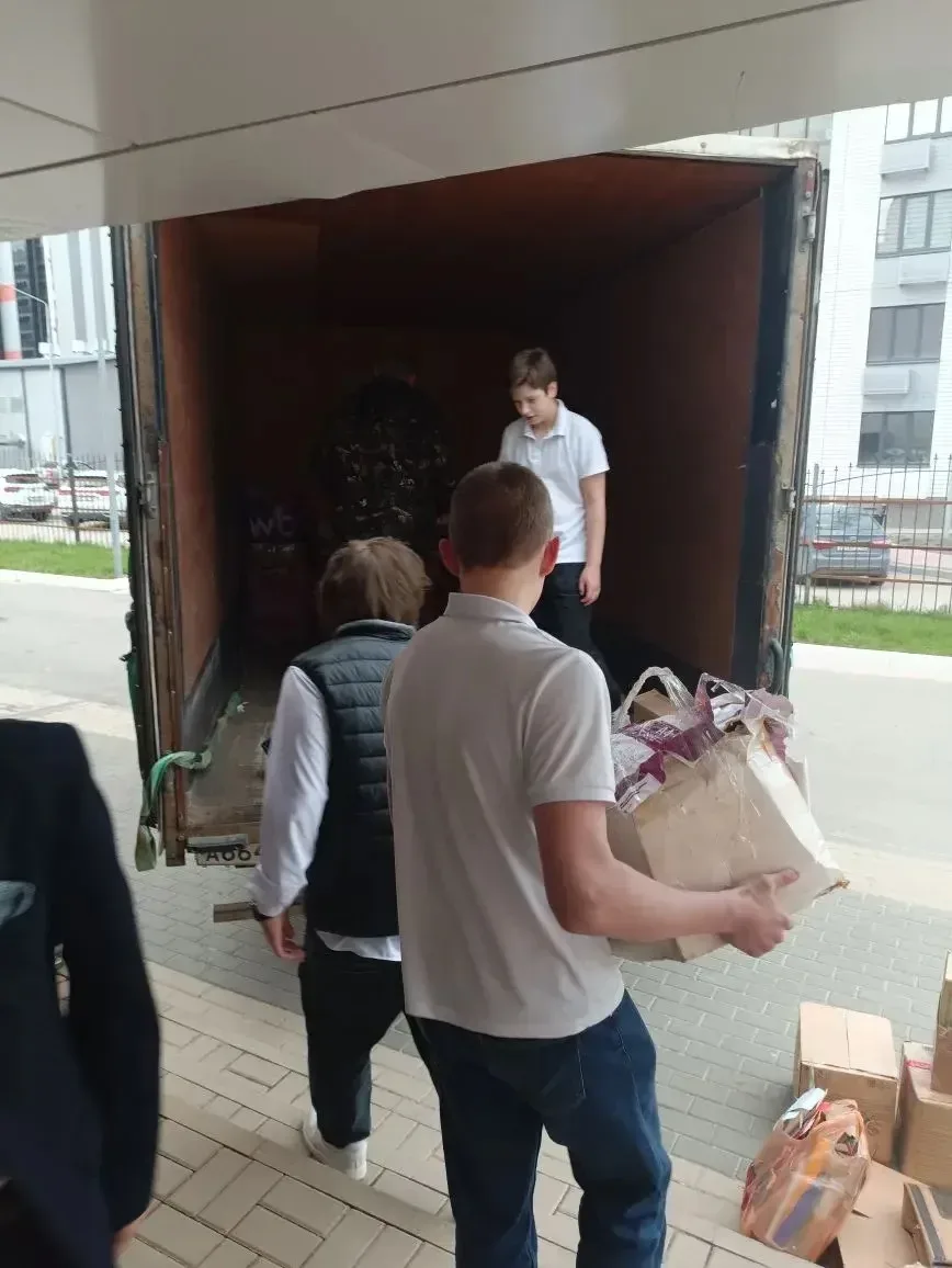 Наша школа присоединилась к Всероссийской акции «Zдай бумагу – помоги СВОим»! 🇷🇺  ♻ Что это значит? 