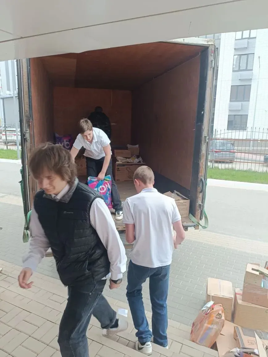 Наша школа присоединилась к Всероссийской акции «Zдай бумагу – помоги СВОим»! 🇷🇺  ♻ Что это значит? 