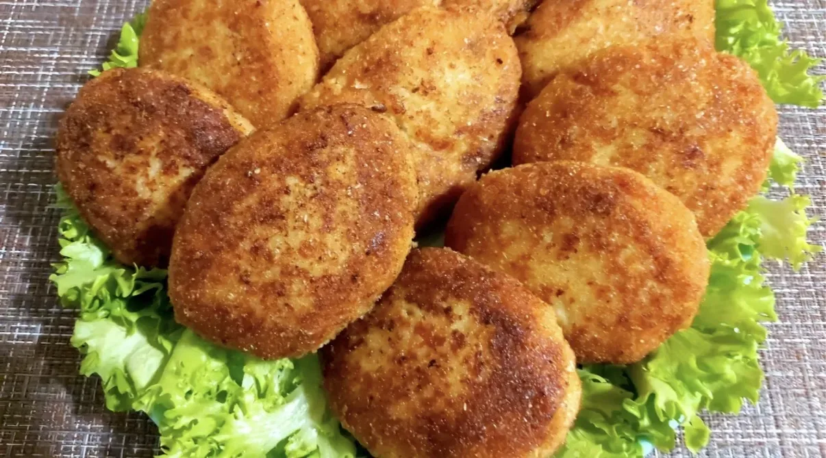 🐟 Кто и когда придумал рыбные котлеты?  Мясные котлеты — понятно, классика. А вот рыбные — откуда он
