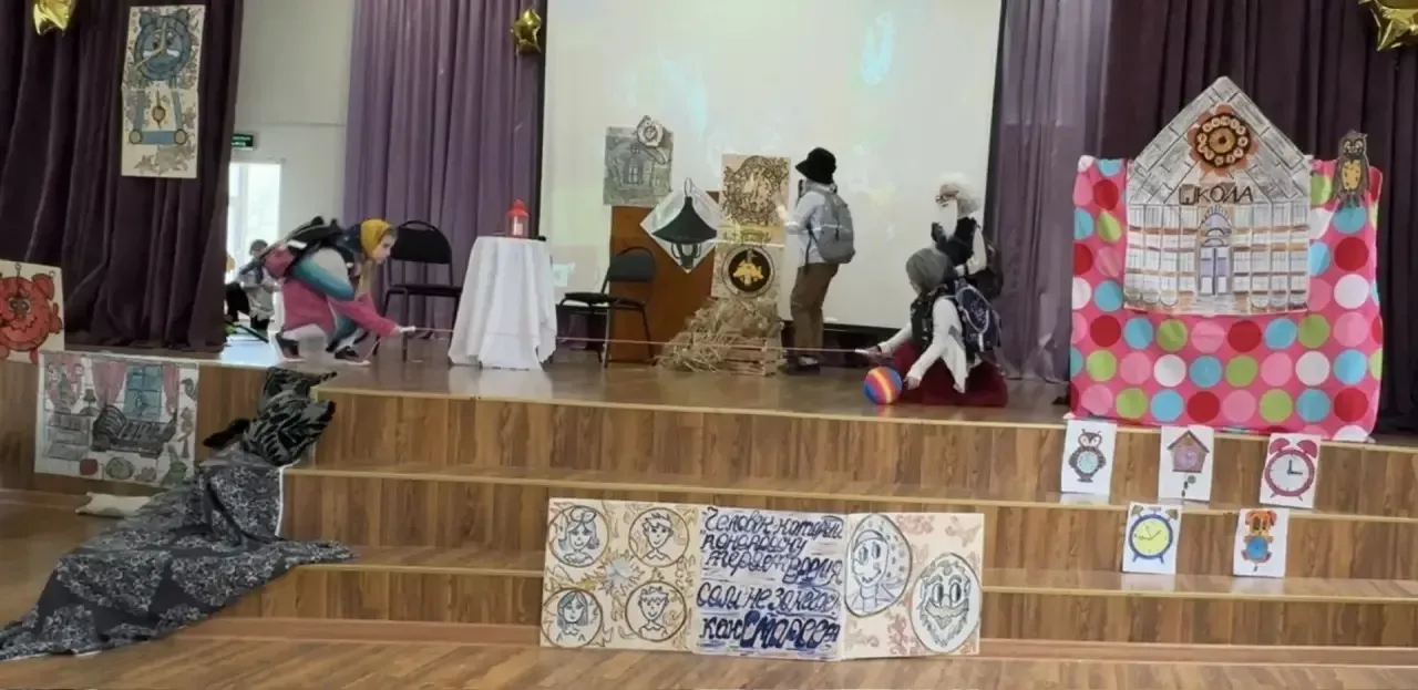🎭На сцене школы ожила «Сказка о потерянном времени»!   🎊Главные роли в спектакле исполнили ученики н