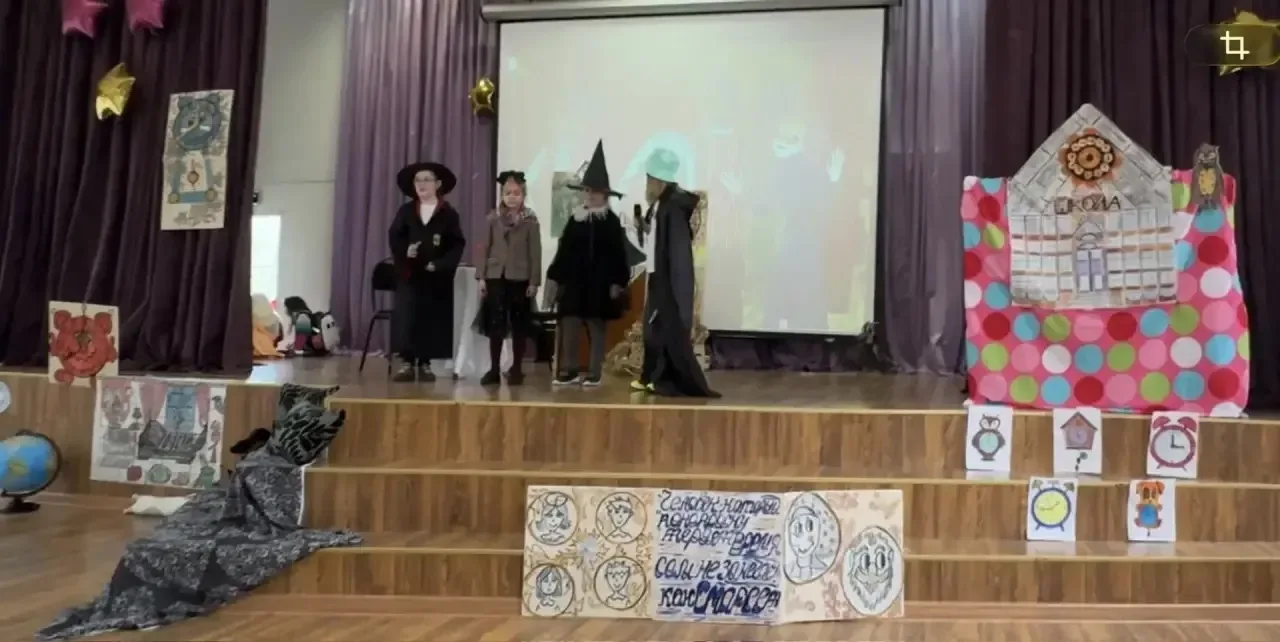 🎭На сцене школы ожила «Сказка о потерянном времени»!   🎊Главные роли в спектакле исполнили ученики н