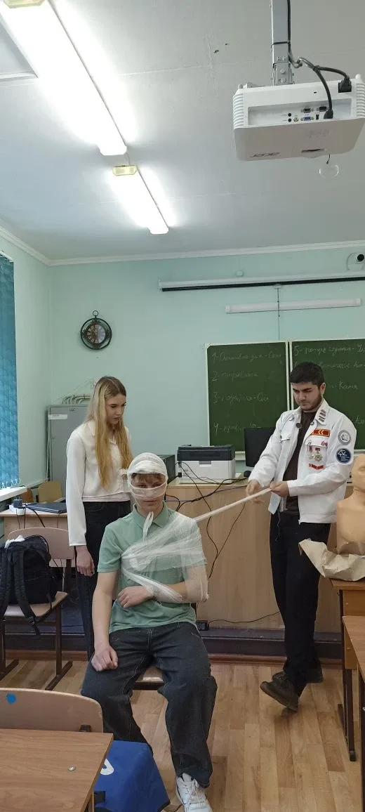 🚨 ПЕРВАЯ ПОМОЩЬ 🚨 ⚡Лицеисты принимают участие в проекте, направленном на подготовку и обучение основ