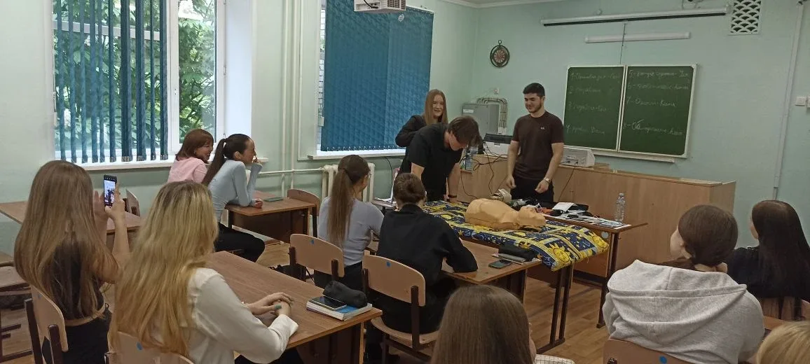 🚨 ПЕРВАЯ ПОМОЩЬ 🚨 ⚡Лицеисты принимают участие в проекте, направленном на подготовку и обучение основ