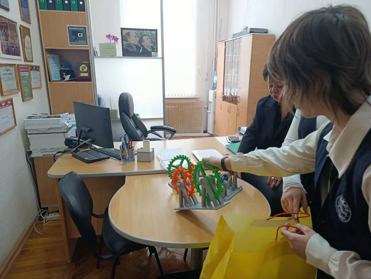 Детские инициативы: от идеи до реализации! ✨  В прошлом году лицеистки  Дарья Злыгостева (9Г) и Анна