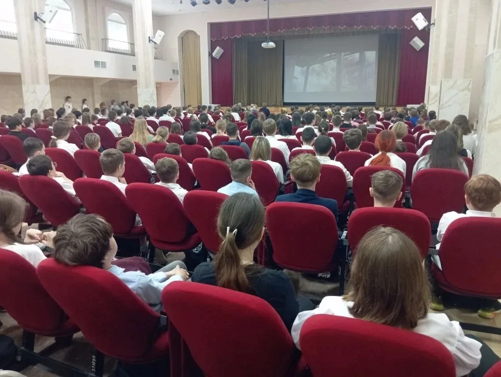 🎖️ «Салют Победе»  В преддверии великого праздника — Дня Победы — в нашей гимназии состоялось памятн