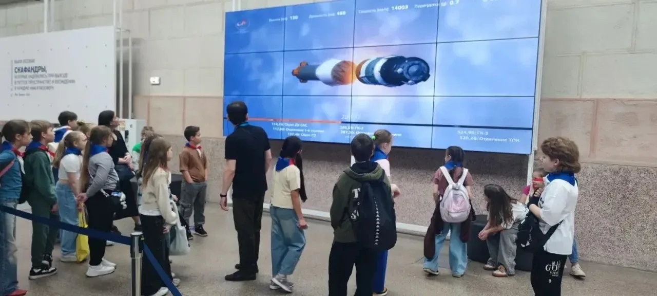 📌Ученики 3А класса расширили свои знания о космосе.  🛰️ Ребята побывали в павильоне "Космонавтика и 