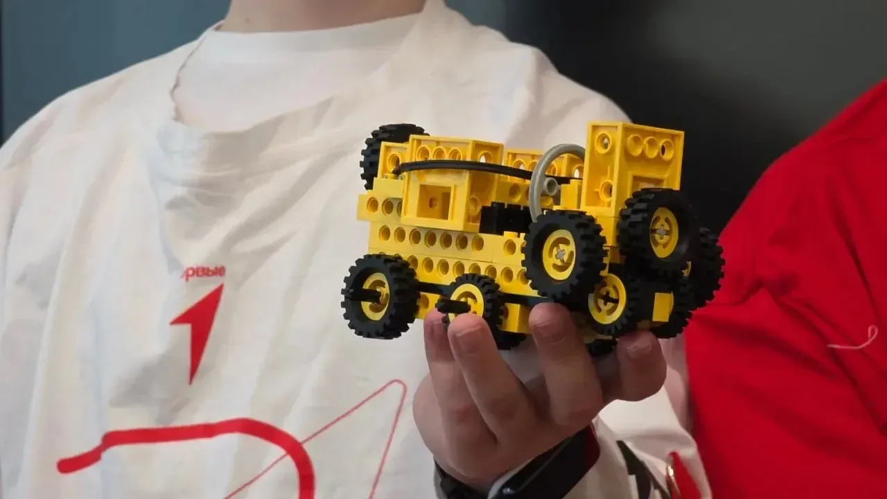 🚑🚒✨ Профессии, спасающие жизни ✨🚒🚑  Ежегодно 28 апреля в России отмечается День работника скорой мед