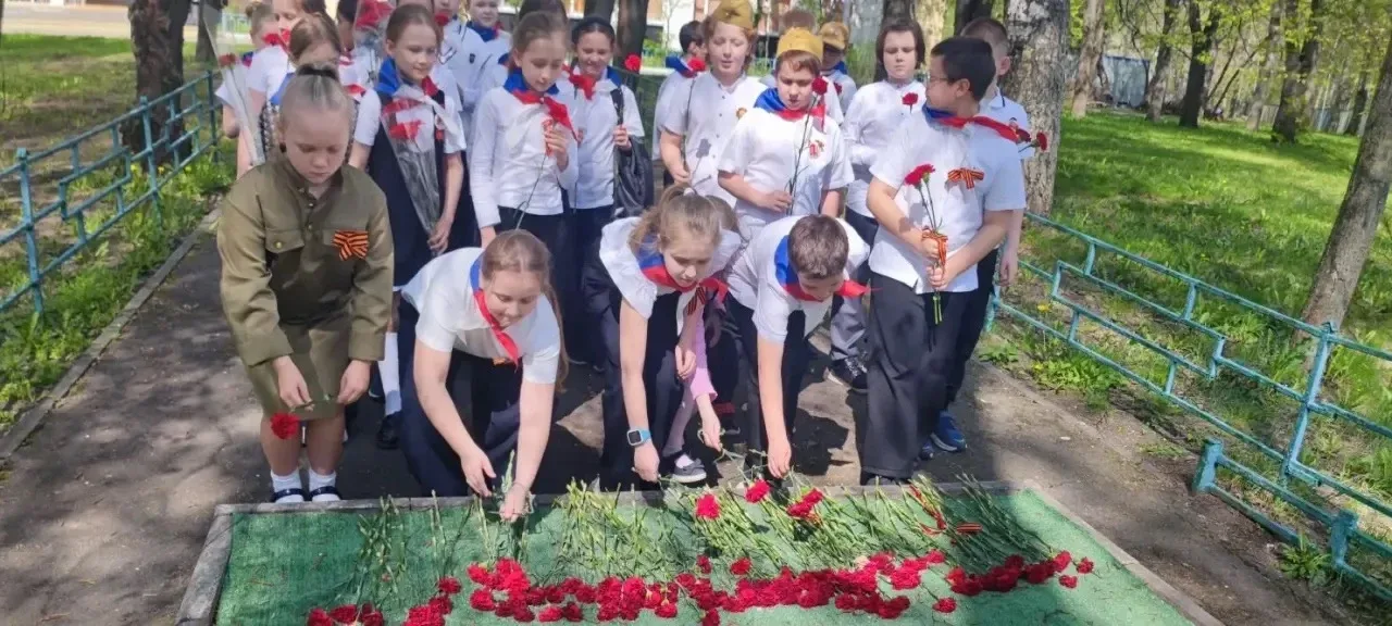 🎗Праздник Великой Победы  в наших сердцах, в наших домах, в наших делах!  Ребята из 3А класса  запол