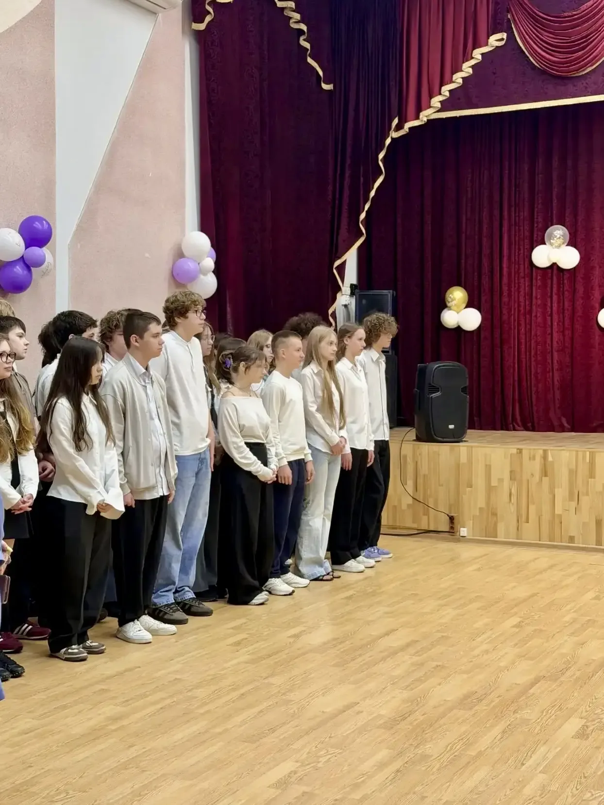 🎓 Время важных шагов  🔔Сегодня для наших девятиклассников прошла торжественная линейка — важный и оч