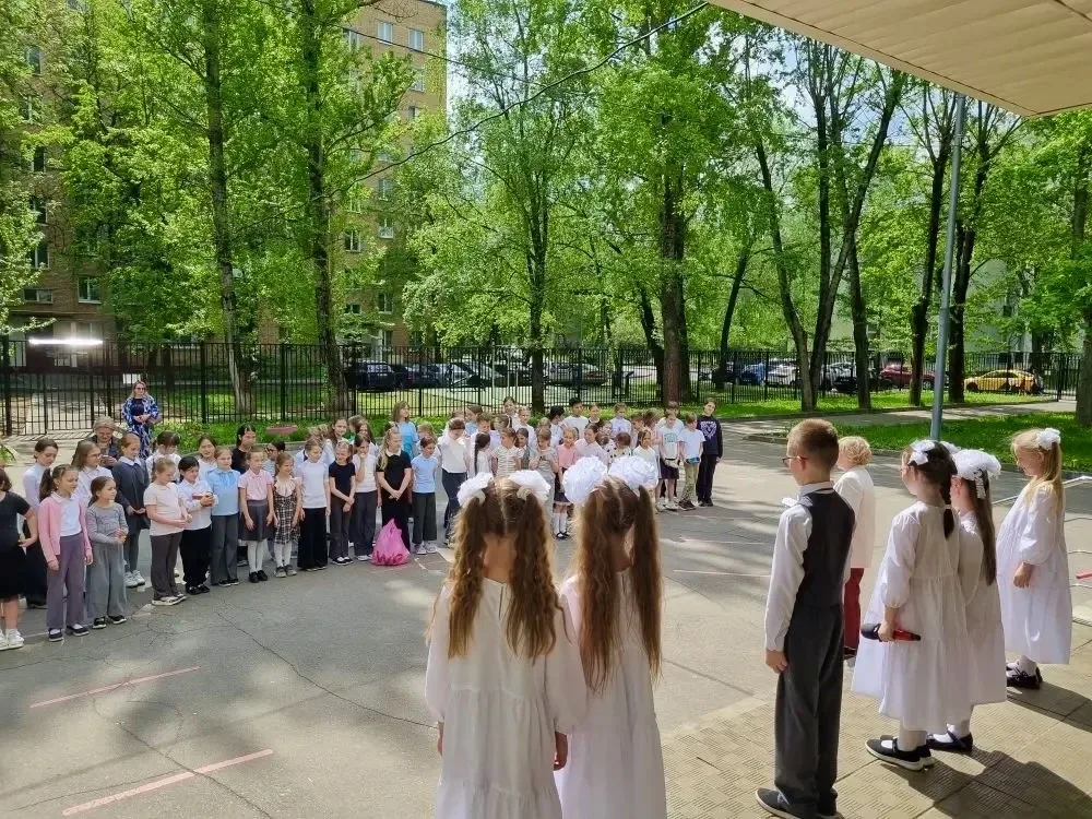 🎨 Фестиваль семейных ценностей  👨‍👩‍👧‍👦 В преддверии Международного дня семьи в начальной школе прош