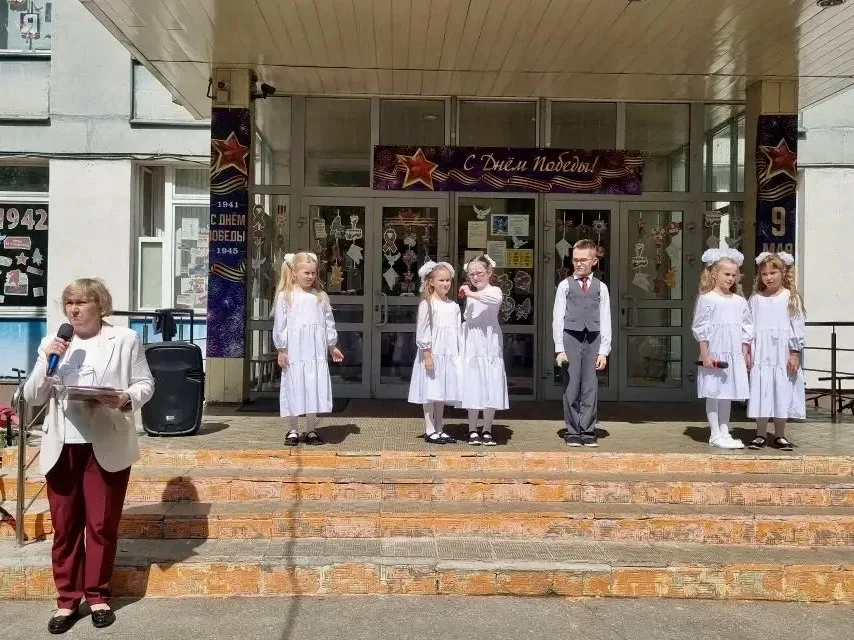 🎨 Фестиваль семейных ценностей  👨‍👩‍👧‍👦 В преддверии Международного дня семьи в начальной школе прош