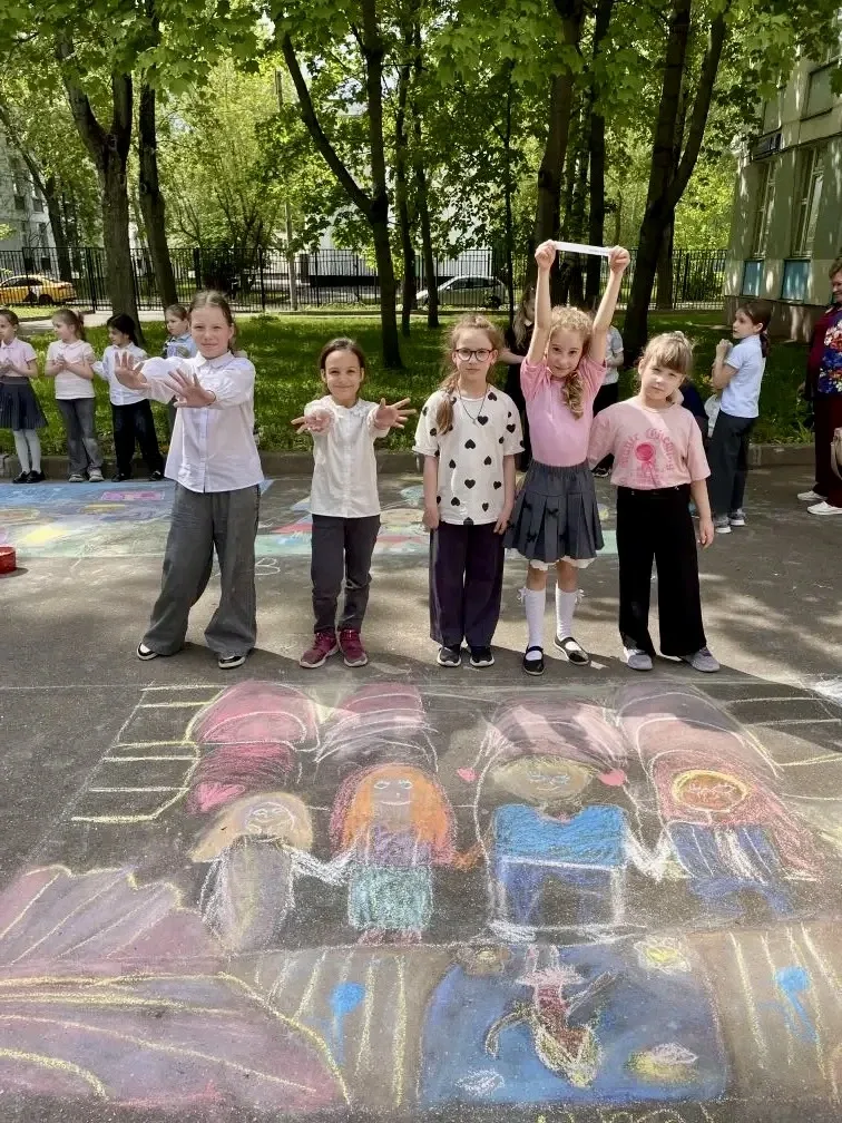 🎨 Фестиваль семейных ценностей  👨‍👩‍👧‍👦 В преддверии Международного дня семьи в начальной школе прош